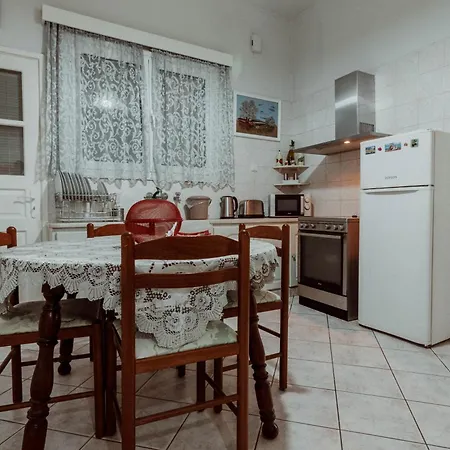 Διαμέρισμα Leta *